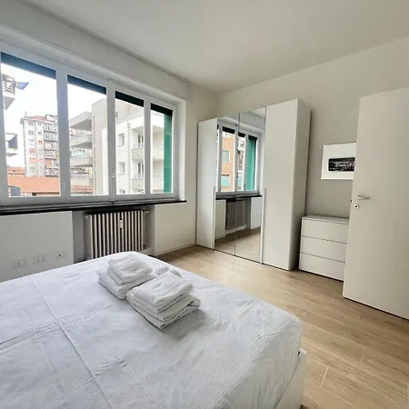 Domusmi Bordighera 32 * Milano