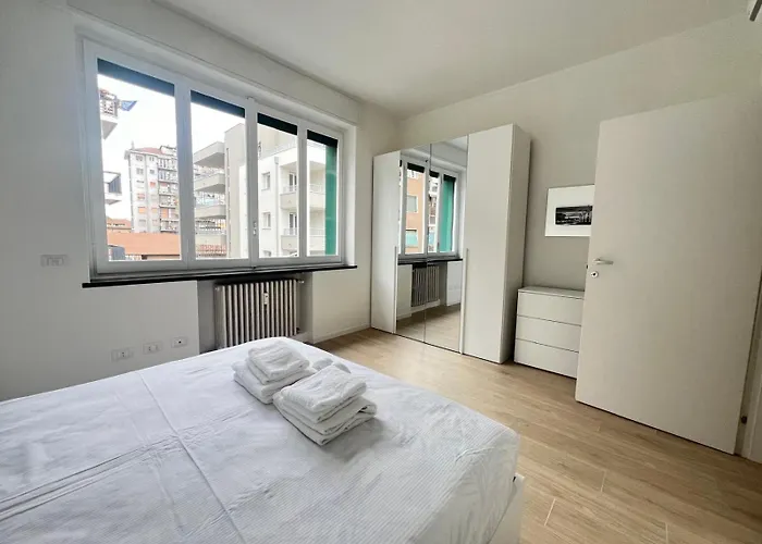 Domusmi Bordighera 32 * Milano